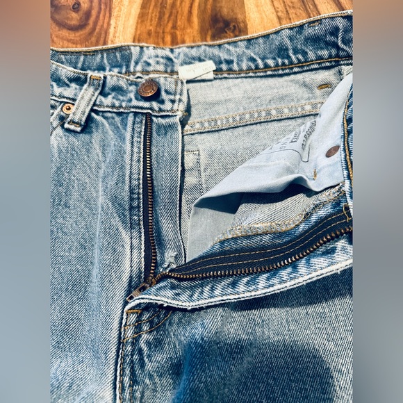 Vintage Levi’s 512 high-rise jeans - Picture 5 of 11